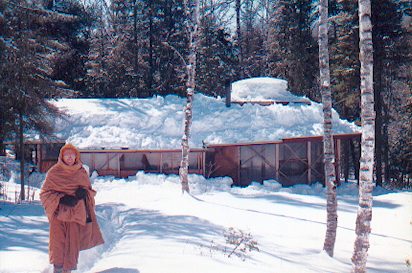 [pavilion in winter]